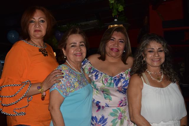 Margie de Muñoz, Clarita Mosquera, Martha Polanía y Gema García de Ramírez.